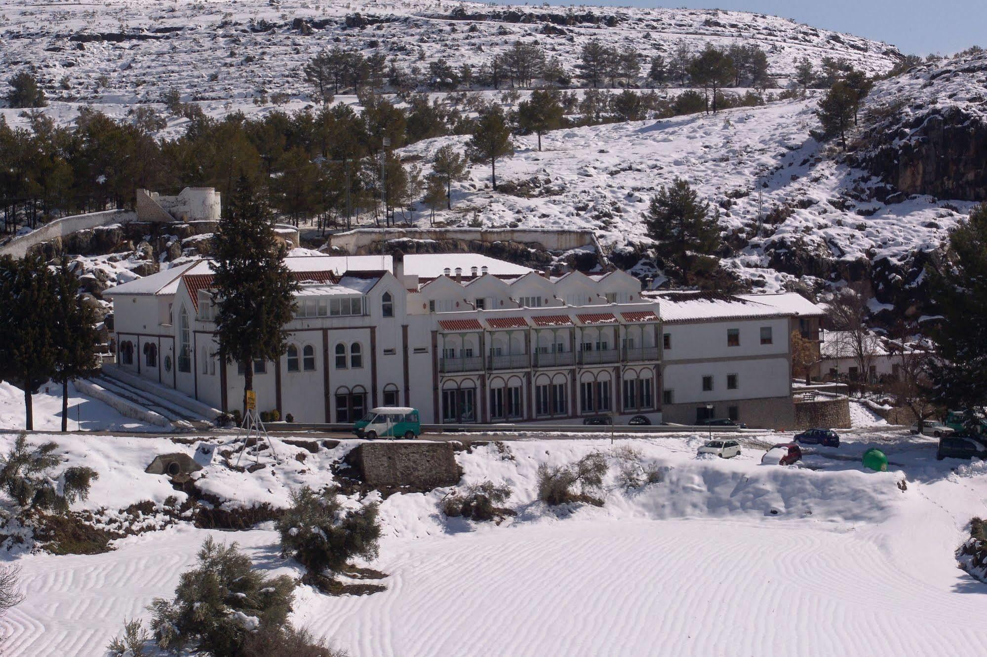 Balneario De Alicun De Las Torres Villanueva de las Torres المظهر الخارجي الصورة